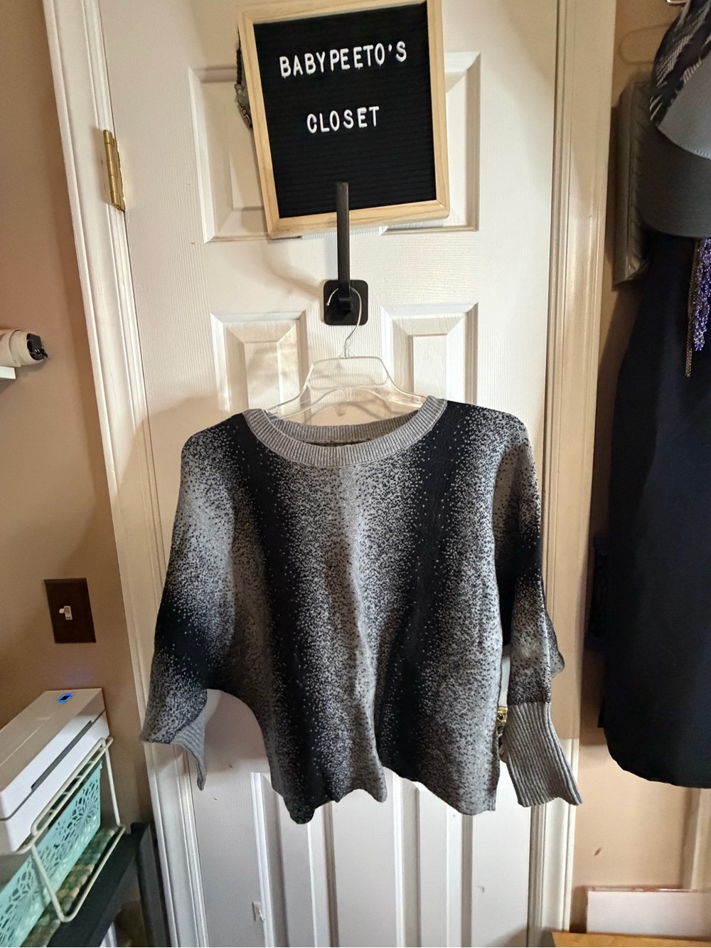 Wonderly Black and Gray Speckled Crewneck Sweater